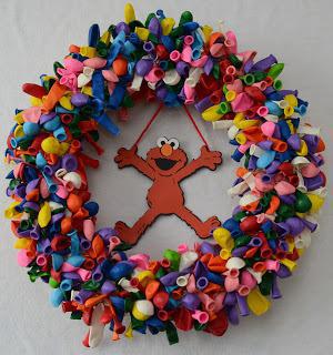 Elmo Balloon Wreath
