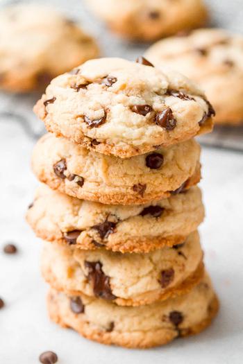 Keto Chocolate Chip Cookies